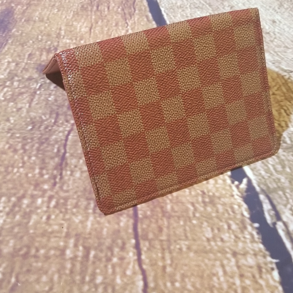 Rita Messi passport holder